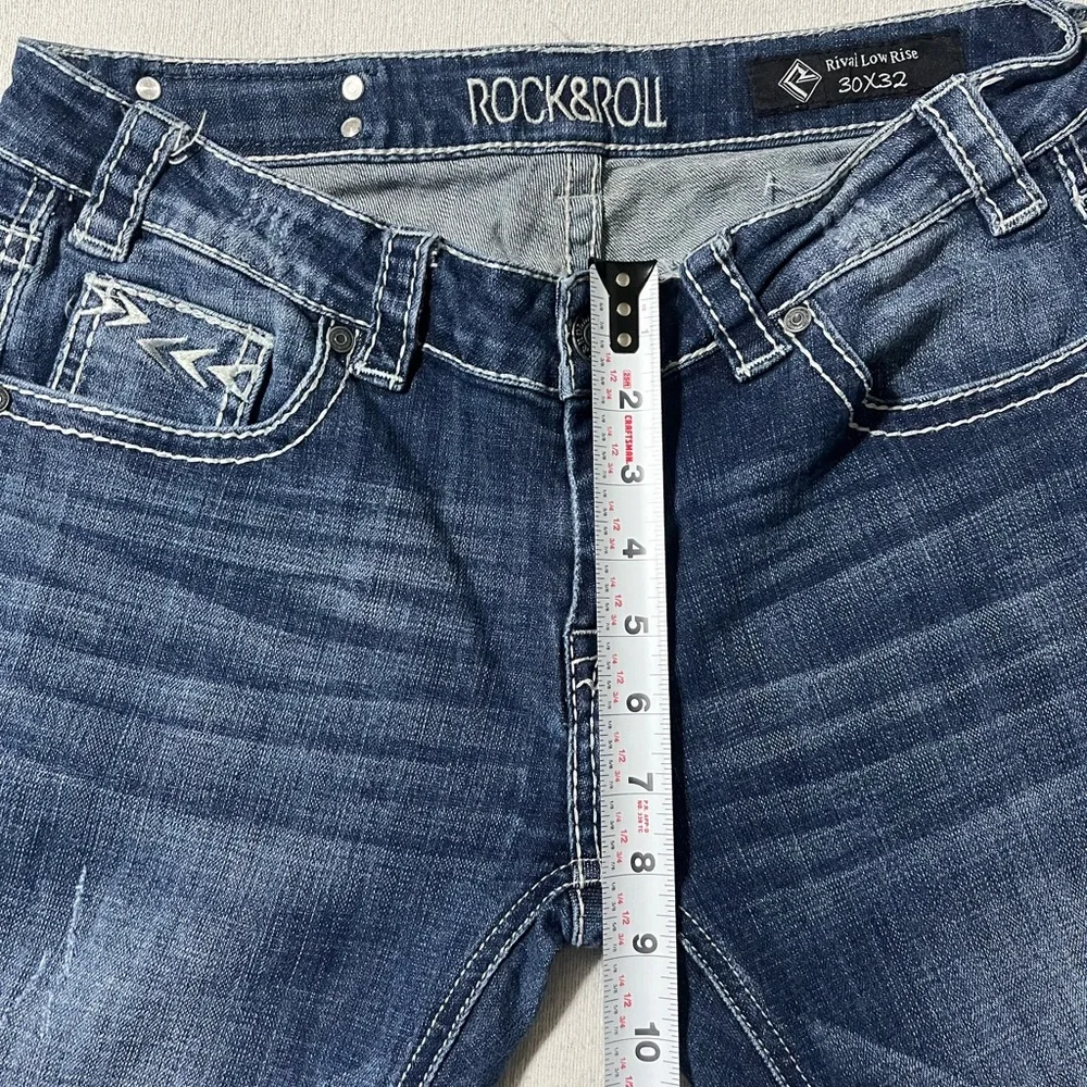 Rock & Roll Women’s 30x31.5‎ Rival Low Rise Boot Cut Cowgirl Distressed Jeans